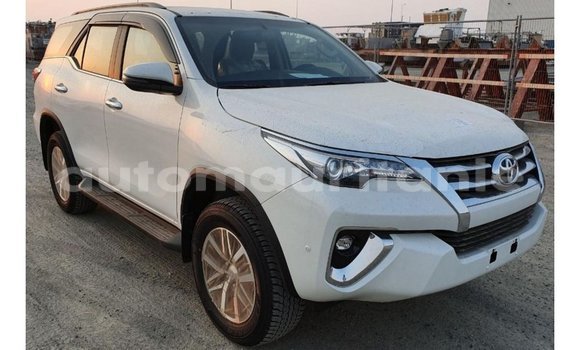 Buy Import Toyota Fortuner White Car in Import - Dubai in Adrar Buy Import Toyota Fortuner White Car in Import - Dubai in Adrar