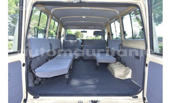 Buy Import Toyota Land Cruiser Beige Car in Import - Dubai in Adrar Buy Import Toyota Land Cruiser Beige Car in Import - Dubai in Adrar