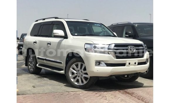 Acheter Import Voiture Toyota Land Cruiser Blanc à Import - Dubai, Adrar Acheter Import Voiture Toyota Land Cruiser Blanc à Import - Dubai, Adrar