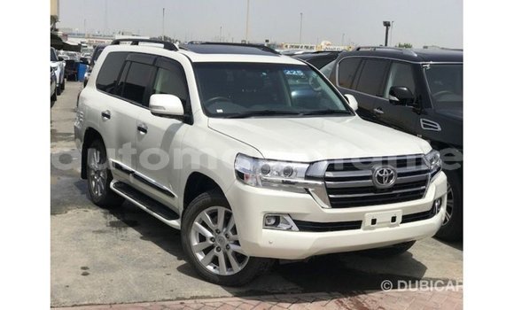 Acheter Import Voiture Toyota Land Cruiser Blanc à Import - Dubai, Adrar Acheter Import Voiture Toyota Land Cruiser Blanc à Import - Dubai, Adrar