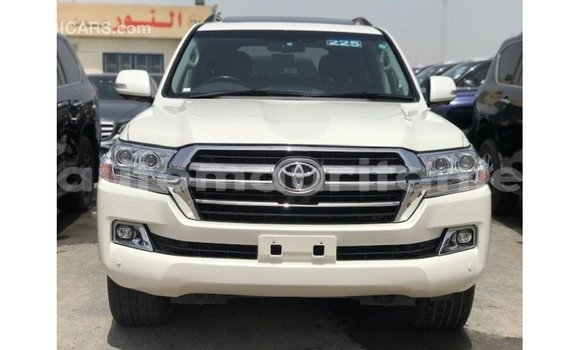 Acheter Import Voiture Toyota Land Cruiser Blanc à Import - Dubai, Adrar Acheter Import Voiture Toyota Land Cruiser Blanc à Import - Dubai, Adrar