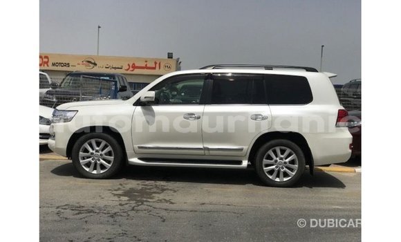 Acheter Import Voiture Toyota Land Cruiser Blanc à Import - Dubai, Adrar Acheter Import Voiture Toyota Land Cruiser Blanc à Import - Dubai, Adrar