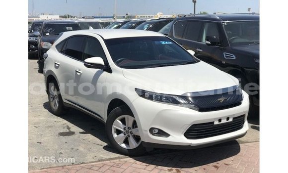Acheter Import Voiture Toyota Harrier Blanc à Import - Dubai, Adrar Acheter Import Voiture Toyota Harrier Blanc à Import - Dubai, Adrar