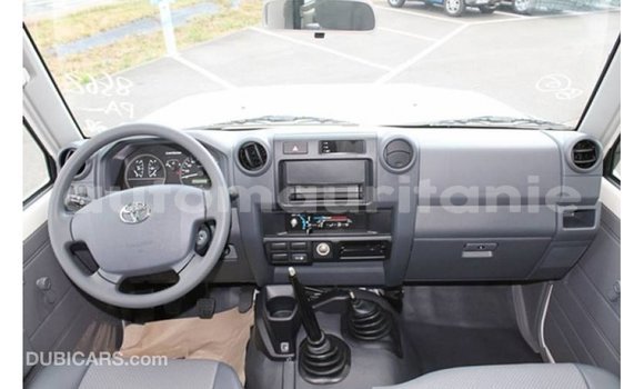 Acheter Import Voiture Toyota Land Cruiser Blanc à Import - Dubai, Adrar Acheter Import Voiture Toyota Land Cruiser Blanc à Import - Dubai, Adrar