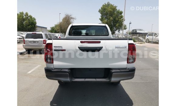Buy Import Toyota Hilux White Car in Import - Dubai in Adrar Buy Import Toyota Hilux White Car in Import - Dubai in Adrar