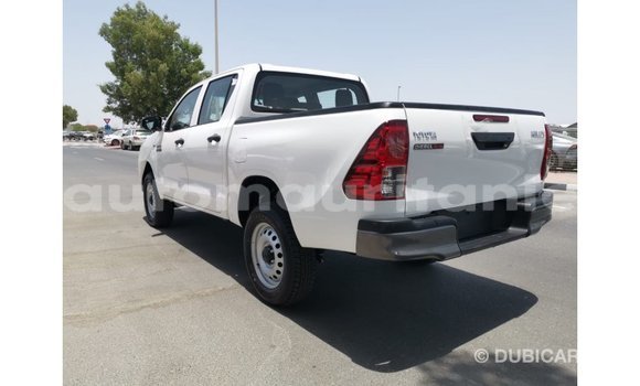 Buy Import Toyota Hilux White Car in Import - Dubai in Adrar Buy Import Toyota Hilux White Car in Import - Dubai in Adrar
