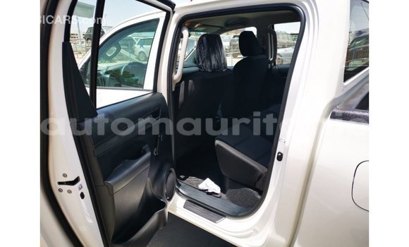 Buy Import Toyota Hilux White Car in Import - Dubai in Adrar Buy Import Toyota Hilux White Car in Import - Dubai in Adrar