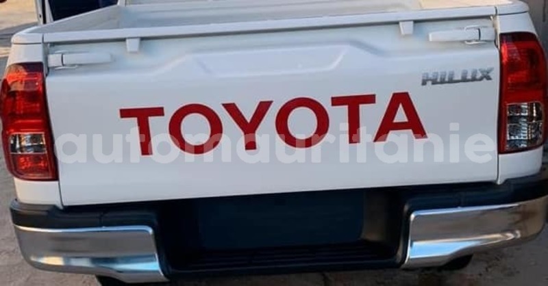 Big with watermark toyota hilux nawakshut nawakshut 3476