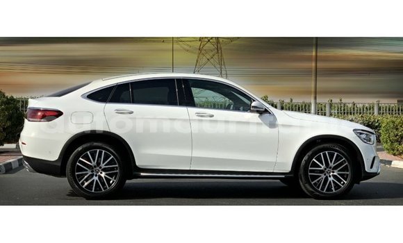 Acheter Import Voiture Mercedes-Benz GLC Blanc à Import - Dubai, Adrar Acheter Import Voiture Mercedes-Benz GLC Blanc à Import - Dubai, Adrar
