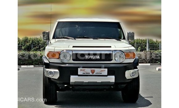 Acheter Import Voiture Toyota FJ Cruiser Blanc à Import - Dubai, Adrar Acheter Import Voiture Toyota FJ Cruiser Blanc à Import - Dubai, Adrar