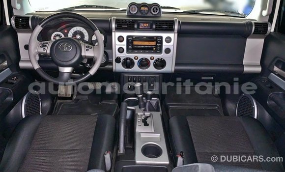Acheter Import Voiture Toyota FJ Cruiser Blanc à Import - Dubai, Adrar Acheter Import Voiture Toyota FJ Cruiser Blanc à Import - Dubai, Adrar