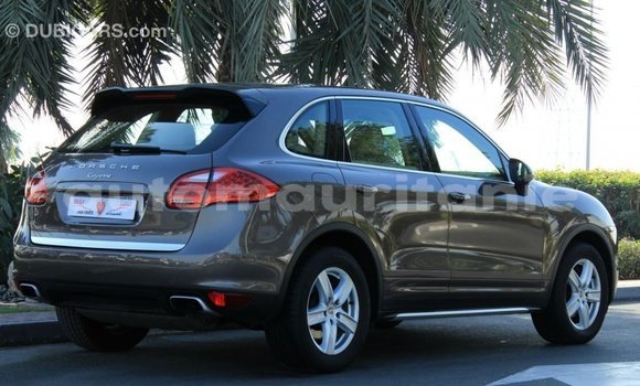Acheter Import Voiture Porsche Cayenne Marron à Import - Dubai, Adrar Acheter Import Voiture Porsche Cayenne Marron à Import - Dubai, Adrar