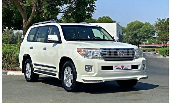 Acheter Import Voiture Toyota Land Cruiser Blanc à Import - Dubai, Adrar Acheter Import Voiture Toyota Land Cruiser Blanc à Import - Dubai, Adrar
