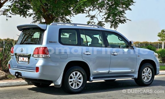 Acheter Import Voiture Toyota Land Cruiser Bleu à Import - Dubai, Adrar Acheter Import Voiture Toyota Land Cruiser Bleu à Import - Dubai, Adrar