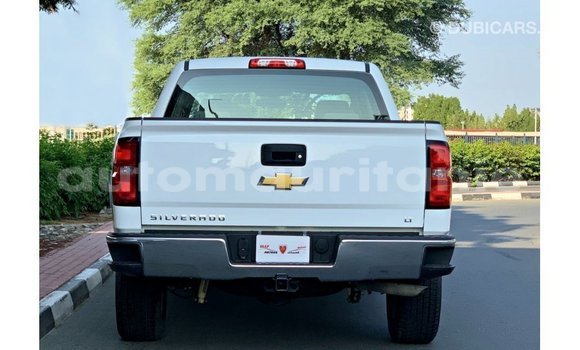Acheter Import Voiture Chevrolet Silverado Blanc à Import - Dubai, Adrar Acheter Import Voiture Chevrolet Silverado Blanc à Import - Dubai, Adrar