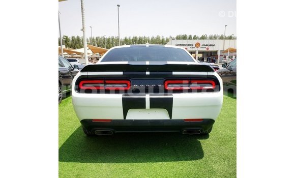 Acheter Import Voiture Dodge Challenger Blanc à Import - Dubai, Adrar Acheter Import Voiture Dodge Challenger Blanc à Import - Dubai, Adrar