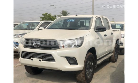 Acheter Import Voiture Toyota Hilux Blanc à Import - Dubai, Adrar Acheter Import Voiture Toyota Hilux Blanc à Import - Dubai, Adrar