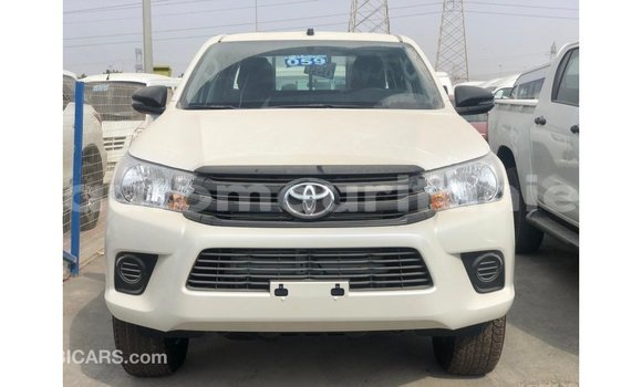 Acheter Import Voiture Toyota Hilux Blanc à Import - Dubai, Adrar Acheter Import Voiture Toyota Hilux Blanc à Import - Dubai, Adrar