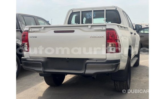 Acheter Import Voiture Toyota Hilux Blanc à Import - Dubai, Adrar Acheter Import Voiture Toyota Hilux Blanc à Import - Dubai, Adrar