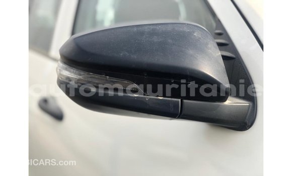 Acheter Import Voiture Toyota Hilux Blanc à Import - Dubai, Adrar Acheter Import Voiture Toyota Hilux Blanc à Import - Dubai, Adrar