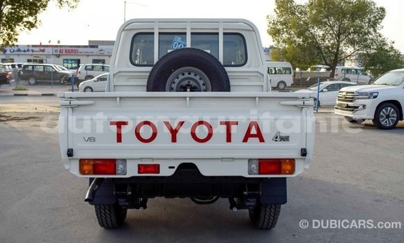 Acheter Import Voiture Toyota Land Cruiser Blanc à Import - Dubai, Adrar Acheter Import Voiture Toyota Land Cruiser Blanc à Import - Dubai, Adrar