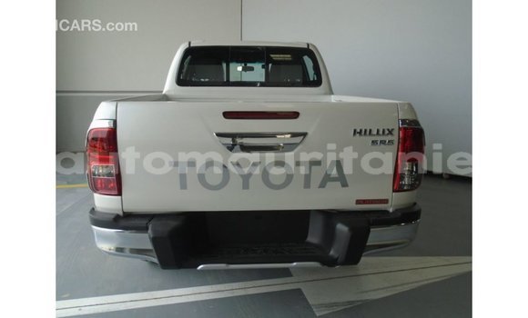 Buy Import Toyota Hilux White Car in Import - Dubai in Adrar Buy Import Toyota Hilux White Car in Import - Dubai in Adrar