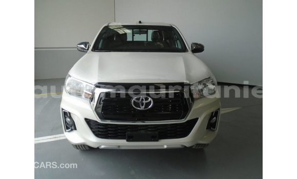 Buy Import Toyota Hilux White Car in Import - Dubai in Adrar Buy Import Toyota Hilux White Car in Import - Dubai in Adrar
