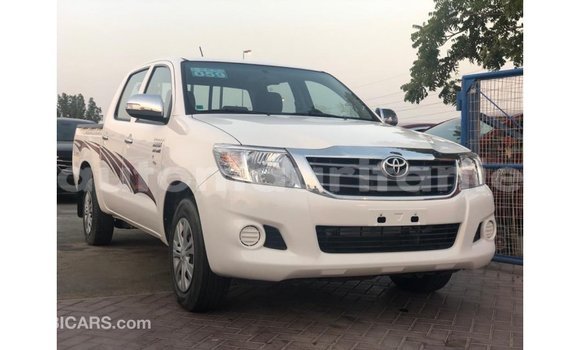 Buy Import Toyota Hilux White Car in Import - Dubai in Adrar Buy Import Toyota Hilux White Car in Import - Dubai in Adrar
