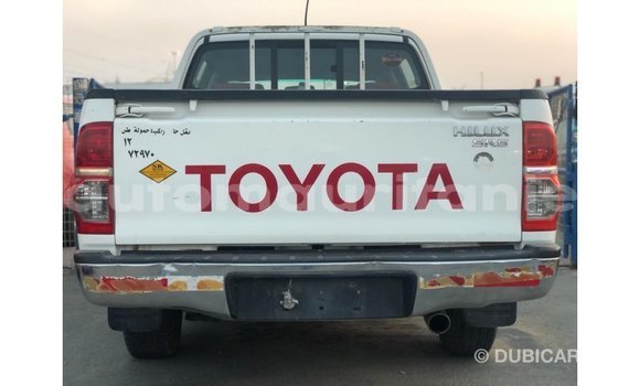 Buy Import Toyota Hilux White Car in Import - Dubai in Adrar Buy Import Toyota Hilux White Car in Import - Dubai in Adrar