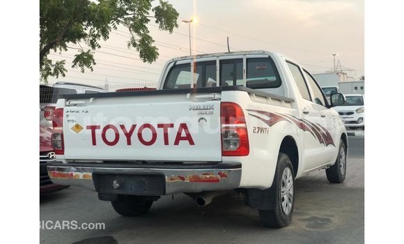 Buy Import Toyota Hilux White Car in Import - Dubai in Adrar Buy Import Toyota Hilux White Car in Import - Dubai in Adrar