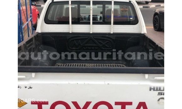 Buy Import Toyota Hilux White Car in Import - Dubai in Adrar Buy Import Toyota Hilux White Car in Import - Dubai in Adrar