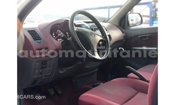 Buy Import Toyota Hilux White Car in Import - Dubai in Adrar Buy Import Toyota Hilux White Car in Import - Dubai in Adrar