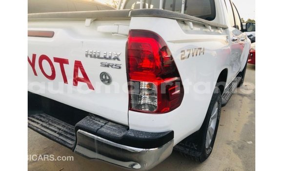 Buy Import Toyota Hilux White Car in Import - Dubai in Adrar Buy Import Toyota Hilux White Car in Import - Dubai in Adrar