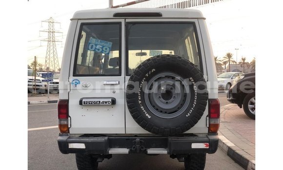 Buy Import Toyota Land Cruiser White Car in Import - Dubai in Adrar Buy Import Toyota Land Cruiser White Car in Import - Dubai in Adrar