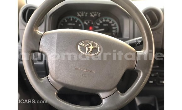 Buy Import Toyota Land Cruiser White Car in Import - Dubai in Adrar Buy Import Toyota Land Cruiser White Car in Import - Dubai in Adrar