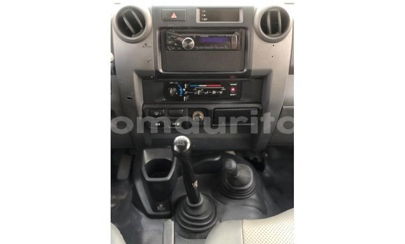 Buy Import Toyota Land Cruiser White Car in Import - Dubai in Adrar Buy Import Toyota Land Cruiser White Car in Import - Dubai in Adrar