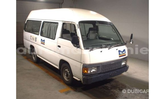 Acheter Import Voiture Nissan Caravan Blanc à Import - Dubai, Adrar Acheter Import Voiture Nissan Caravan Blanc à Import - Dubai, Adrar