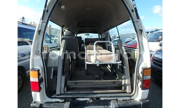 Acheter Import Voiture Nissan Caravan Blanc à Import - Dubai, Adrar Acheter Import Voiture Nissan Caravan Blanc à Import - Dubai, Adrar