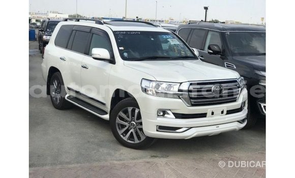 Acheter Import Voiture Toyota Land Cruiser Blanc à Import - Dubai, Adrar Acheter Import Voiture Toyota Land Cruiser Blanc à Import - Dubai, Adrar