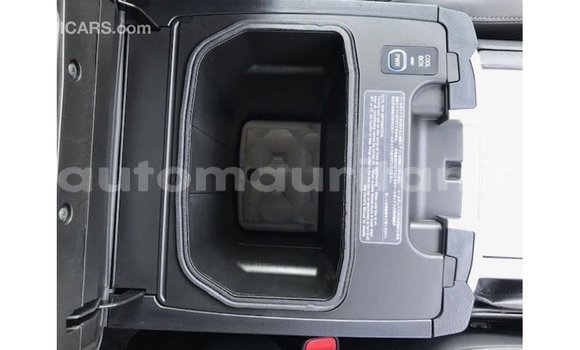 Acheter Import Voiture Toyota Land Cruiser Blanc à Import - Dubai, Adrar Acheter Import Voiture Toyota Land Cruiser Blanc à Import - Dubai, Adrar