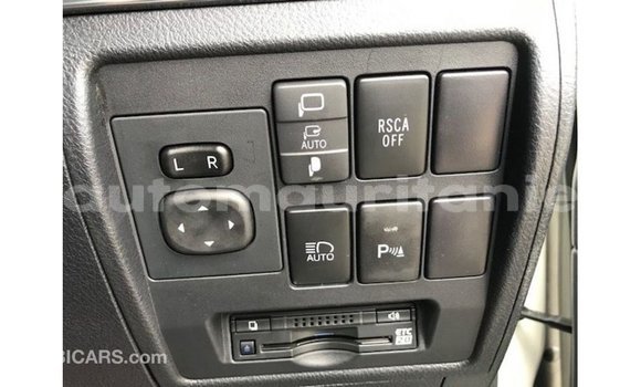 Acheter Import Voiture Toyota Land Cruiser Blanc à Import - Dubai, Adrar Acheter Import Voiture Toyota Land Cruiser Blanc à Import - Dubai, Adrar