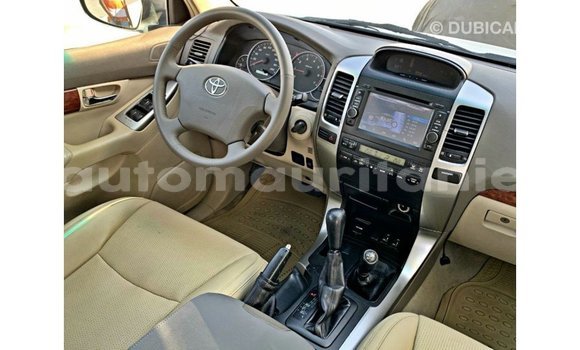 Acheter Import Voiture Toyota Prado Blanc à Import - Dubai, Adrar Acheter Import Voiture Toyota Prado Blanc à Import - Dubai, Adrar
