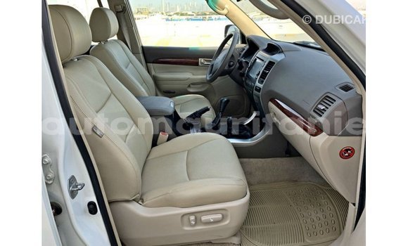 Acheter Import Voiture Toyota Prado Blanc à Import - Dubai, Adrar Acheter Import Voiture Toyota Prado Blanc à Import - Dubai, Adrar