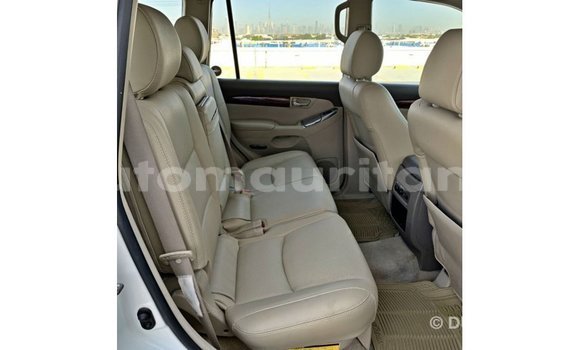 Acheter Import Voiture Toyota Prado Blanc à Import - Dubai, Adrar Acheter Import Voiture Toyota Prado Blanc à Import - Dubai, Adrar