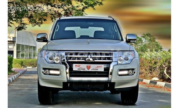 Acheter Import Voiture Mitsubishi Pajero Blanc à Import - Dubai, Adrar Acheter Import Voiture Mitsubishi Pajero Blanc à Import - Dubai, Adrar