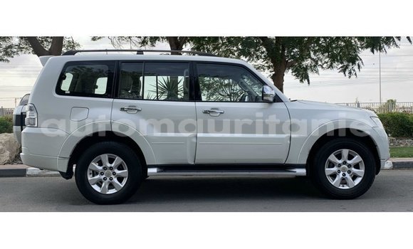 Acheter Import Voiture Mitsubishi Pajero Blanc à Import - Dubai, Adrar Acheter Import Voiture Mitsubishi Pajero Blanc à Import - Dubai, Adrar
