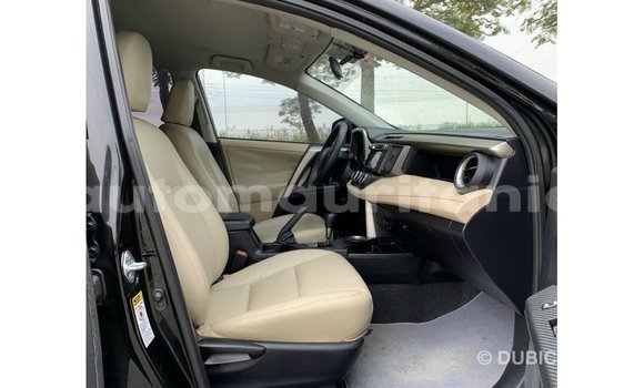 Acheter Import Utilitaire Toyota HiAce Noir à Import - Dubai, Adrar Acheter Import Utilitaire Toyota HiAce Noir à Import - Dubai, Adrar