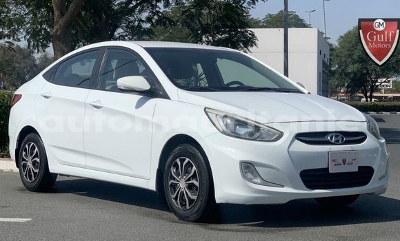 Buy Import Hyundai Accent White Car in Import - Dubai in Adrar