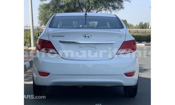 Acheter Import Voiture Hyundai Accent Blanc à Import - Dubai, Adrar Acheter Import Voiture Hyundai Accent Blanc à Import - Dubai, Adrar