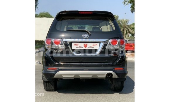 Acheter Import Voiture Toyota Fortuner Noir à Import - Dubai, Adrar Acheter Import Voiture Toyota Fortuner Noir à Import - Dubai, Adrar